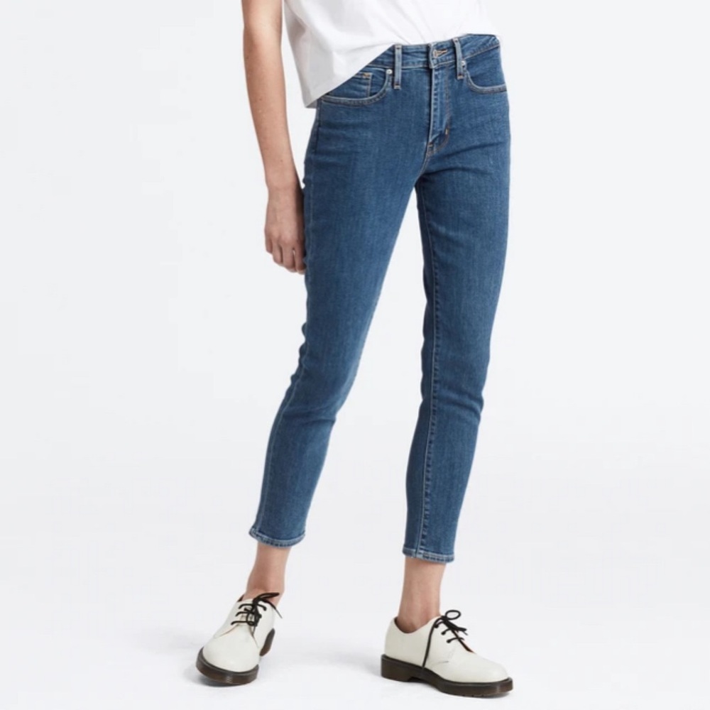 Levi’s Mid wash blue denim 721 high-rise crop Jean